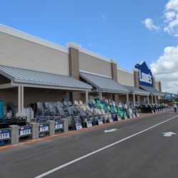 Lowe's Home Improvement - Exterior