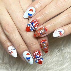 Luxury Nails & Spa