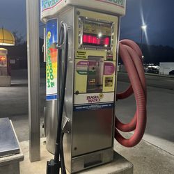 Clean Machine Car Wash - I love how it has spot remover and shampoo!! The vacuum actually works too and is strong!