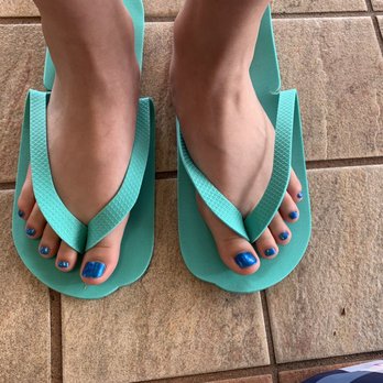 Mili Nail Two - They gave her slippers cuz she showed up w crocs! - Nail Salons Near Me - Honolulu, Hawaii