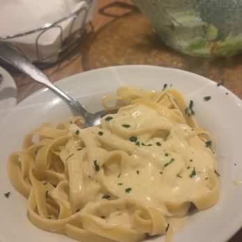 Olive Garden Italian Restaurant - Fettuccine Alfredo - Italian Near Me - Westminster, Maryland Olive Garden Italian Restaurant - Fettuccine Alfredo - Italian Near Me - Westminster, Maryland