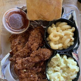 Smoked Kitchen and Tap - Fried chicken dinner - Barbeque Near Me - Crozet, Virginia Smoked Kitchen and Tap - Fried chicken dinner - Barbeque Near Me - Crozet, Virginia
