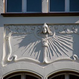 Ortsteil Borsigwalde - Fassadendetail in der Ernststraße. - Local Flavor Near Me - Berlin, BE