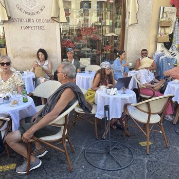 Amalfi Coast - Outdoor cafe seating - Hotels Near Me - Amalfi, SA