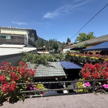 München Haus - The garden - German Near Me - Leavenworth, Washington München Haus - The garden - German Near Me - Leavenworth, Washington