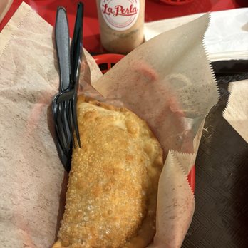 La Perla - Empanadilla de Pollo - Puerto Rican Near Me - Castro Valley, California