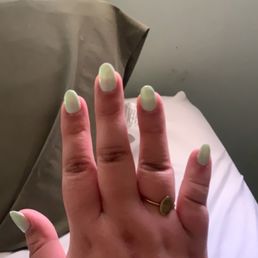 Light green oval shaped nails Light green oval shaped nails