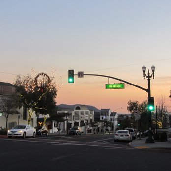 Montrose Shopping Park - sunset time - Shopping Centers Near Me - Glendale, California Montrose Shopping Park - sunset time - Shopping Centers Near Me - Glendale, California