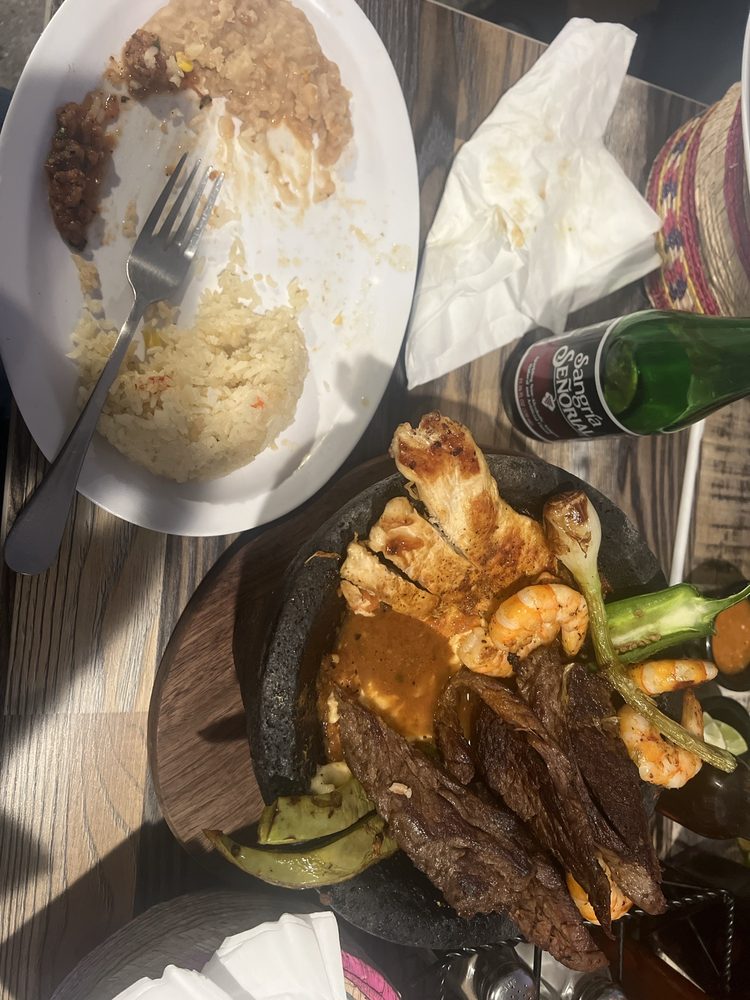 LA CRUDA MARISCOS & GRILL Updated November 2024 19 Photos & 22