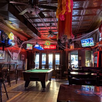 Bird's Nest - Interior - Chicken Wings Near Me - Chicago, Illinois