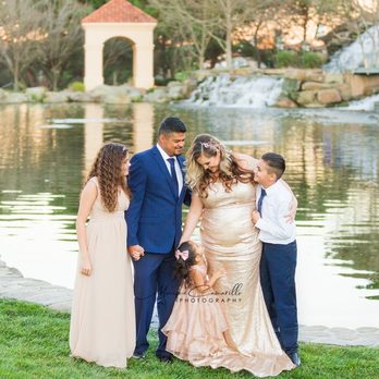 Monique Camarillo Photography - Maternity photos including the whole family - Event Photography Near Me Monique Camarillo Photography - Maternity photos including the whole family - Event Photography Near Me