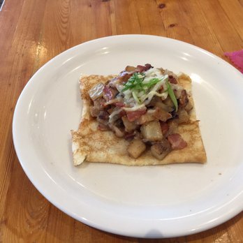 Cream Pot - The classic and Beef stew omelette - Breakfast & Brunch Near Me - Honolulu, Hawaii Cream Pot - The classic and Beef stew omelette - Breakfast & Brunch Near Me - Honolulu, Hawaii