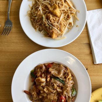 Kin'd - Tofu pad thai & shrimp drunken noodle - Thai Near Me - Fresh Meadows, New York
