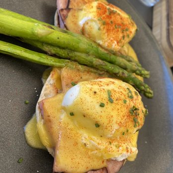 Elderwood - Eggs Benedict - Cocktail Bars Near Me - Visalia, California Elderwood - Eggs Benedict - Cocktail Bars Near Me - Visalia, California