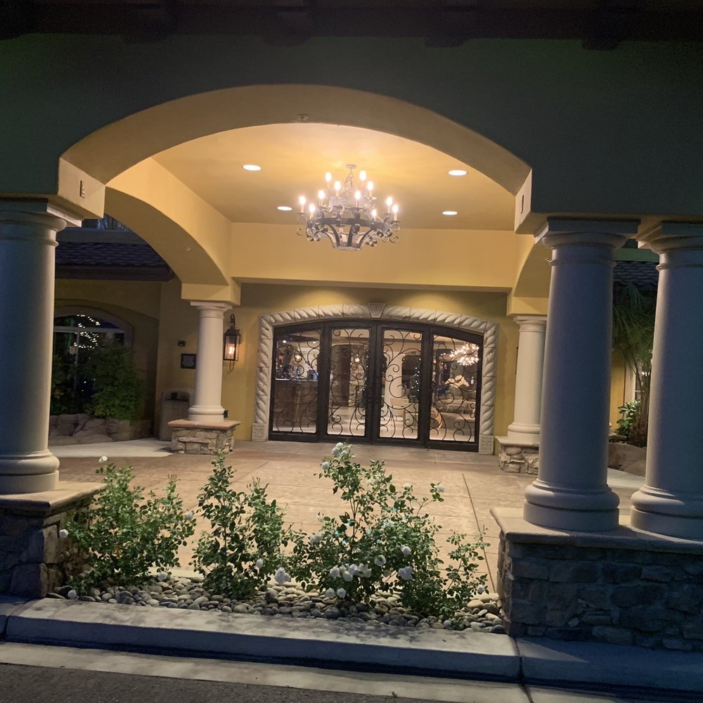 Bellasera Hotel & Suites Paso Robles, Tapestry by Hilton - Their entrance - Hotels Near Me - Paso Robles, California