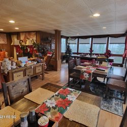 Red Leaf River Inn