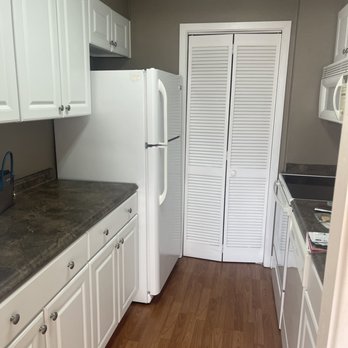 Senate Plaza - Kitchen - Apartments Near Me - Columbia, South Carolina
