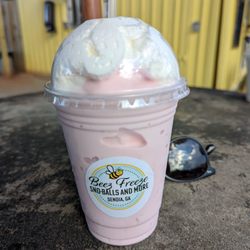 Beez Freeze - Strawberry shake