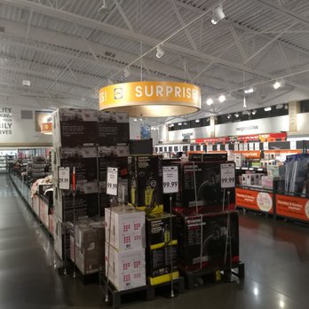 Lidl - Very open with a clean aesthetic. - Grocery Near Me - Greenville, South Carolina