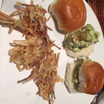 KUU Restaurant - Tuna tartare sliders and fried yams - Japanese Near Me - Houston, Texas