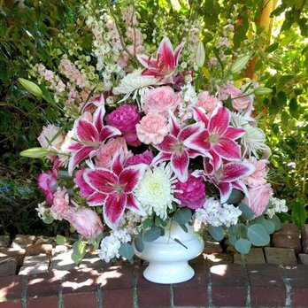 Brown's Flowers - These were huge! 3x2 ft and smelled fantastic and stayed fresh. - Florists Near Me - Fircrest, Washington
