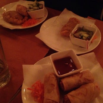 Joya - Chicken curry puffs & vegetable spring rolls - Thai Near Me - Brooklyn, New York