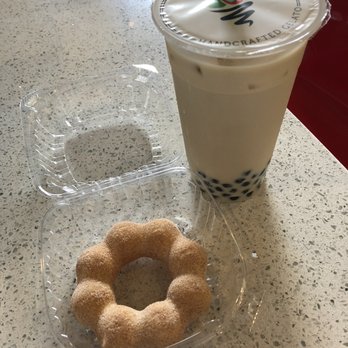 Le Creme - Cinnamon mochi donut and jasmine milk tea with boba - Desserts Near Me - San Jose, California Le Creme - Cinnamon mochi donut and jasmine milk tea with boba - Desserts Near Me - San Jose, California