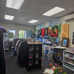 Big Island Thrift Shop - Great items