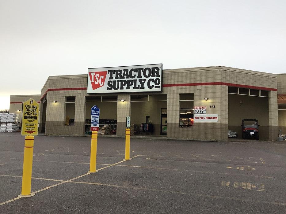 TRACTOR SUPPLY Updated June 2024 195 Richland Sq, Richland Center, Wisconsin Pet Stores