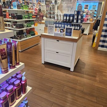 Bath & Body Works - Cosmetics & Beauty Supply Near Me - Las Vegas, Nevada Bath & Body Works - Cosmetics & Beauty Supply Near Me - Las Vegas, Nevada