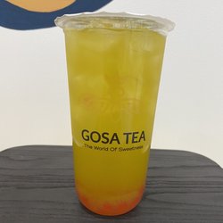 Gosa Tea - Kiwi tea with strawberry boba