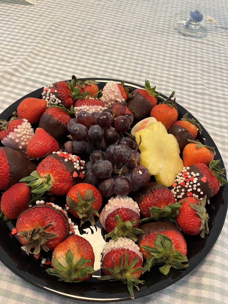 EDIBLE ARRANGEMENTS Updated October 2024 17 Reviews 100 McKinley