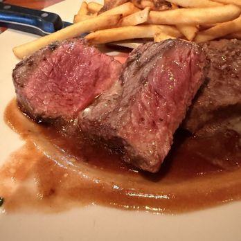 Weber Grill Restaurant - That's better but suggest for them not to slice the steak before it rests. - Barbeque Near Me - Lombard, Illinois Weber Grill Restaurant - That's better but suggest for them not to slice the steak before it rests. - Barbeque Near Me - Lombard, Illinois
