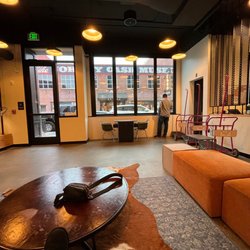 Moxy Nashville Downtown - Areas to hang out in lobby