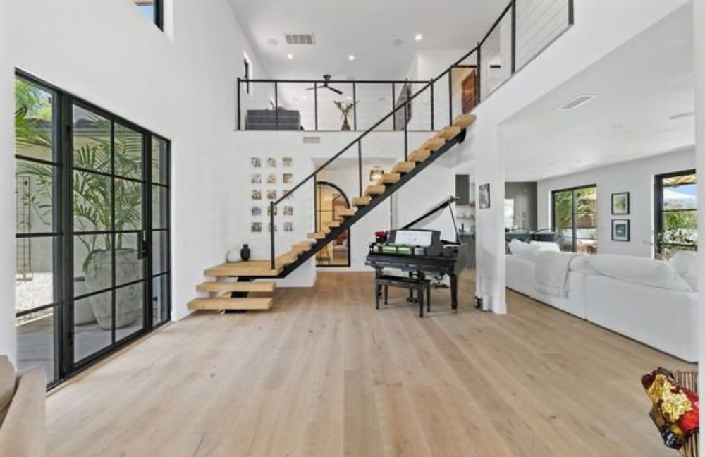 TAYLOR PONCE TRILLION REAL ESTATE Updated August 2024 Contact