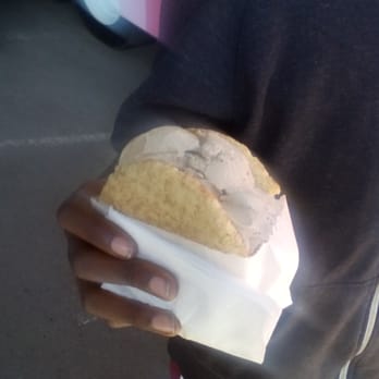 SactoMofo - Maple Bacon ice cream on a snicker doodle cookie...yummy! - Food Trucks Near Me SactoMofo - Maple Bacon ice cream on a snicker doodle cookie...yummy! - Food Trucks Near Me