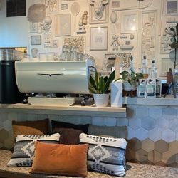 Cloche coffee - The bar area