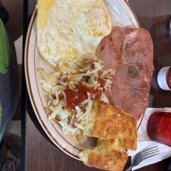 Barksdale's - Country ham plate. - Southern Near Me - Memphis, Tennessee