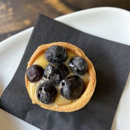 blueberry pastry