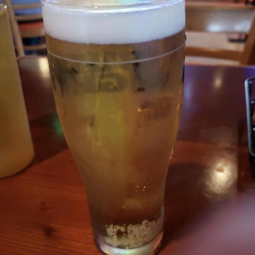Hooters - Ice cold Beer - Chicken Wings Near Me - New Castle, Delaware