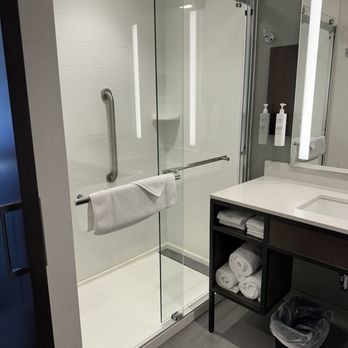 Hilton Garden Inn Corning Downtown - Bathroom - Hotels Near Me - Corning, New York