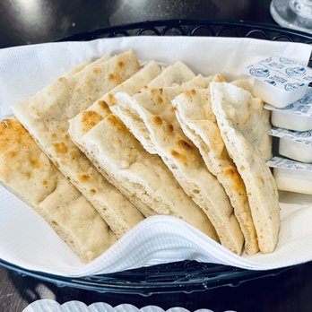 Sara's Mediterrean Grill - Basket of pita and butter - Mediterranean Near Me - Wappingers Falls, New York