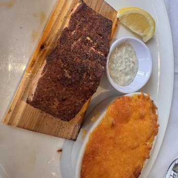 Carson's Ribs - Salmon - American Near Me - Milwaukee, Wisconsin