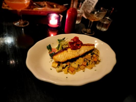 Bud & Marilyn's by null
