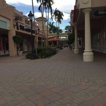 Miromar Outlets - Polo to the left. - Shopping Centers Near Me - Estero, Florida Miromar Outlets - Polo to the left. - Shopping Centers Near Me - Estero, Florida