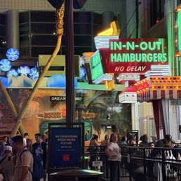 In-N-Out at the Linq Promenade In-N-Out at the Linq Promenade