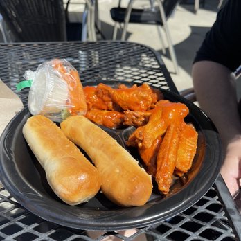 Flip-a-Lo’s - 10 Wing Meal - Chicken Wings Near Me - Charlotte, North Carolina Flip-a-Lo’s - 10 Wing Meal - Chicken Wings Near Me - Charlotte, North Carolina