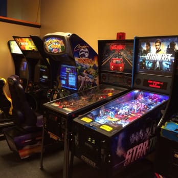 Randy's Wooster Street Pizza - Game room - Pizza Near Me - Manchester, Connecticut