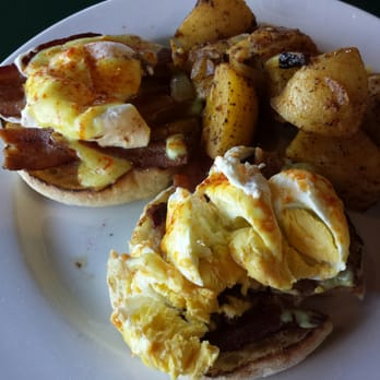 Longbottom Coffeehouse - Coffee & Tea Near Me - Hillsboro, Oregon