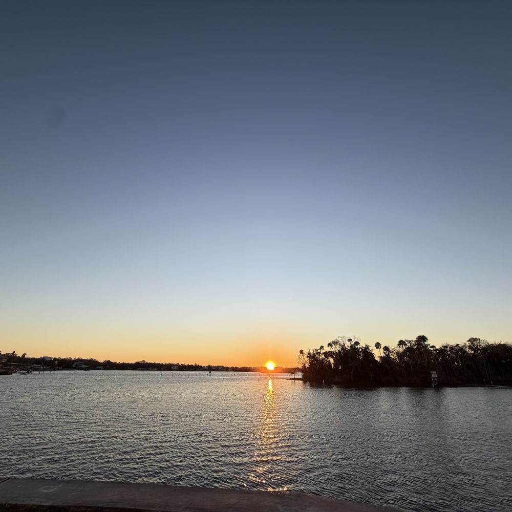 Waterfront Social - Bars Near Me - Crystal River, Florida Waterfront Social - Bars Near Me - Crystal River, Florida